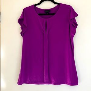 Vioet blouse with keyhole cutout